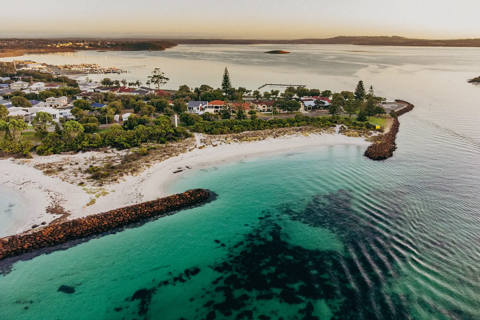 Emu Point (coves)